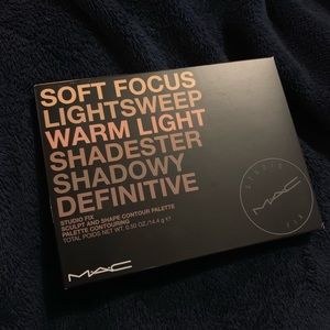 NIB Mac Contour Kit Medium/Dark